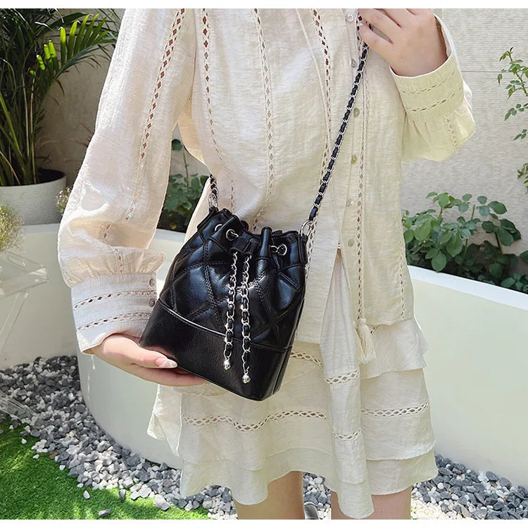 Trendy Small Bucket Bag Women's Fashion Crossbody Purse - Cute Minimalist Chic Shoulder Bag for Girls, Stylish Versatile Handbag