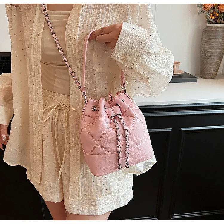 Trendy Small Bucket Bag Women's Fashion Crossbody Purse - Cute Minimalist Chic Shoulder Bag for Girls, Stylish Versatile Handbag