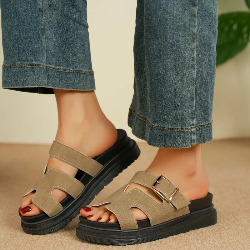Summer 2025 New Designer Women's Platform Slippers Flat Flip-Flops Casual Fashion Multifunctional Slip-On Slippers