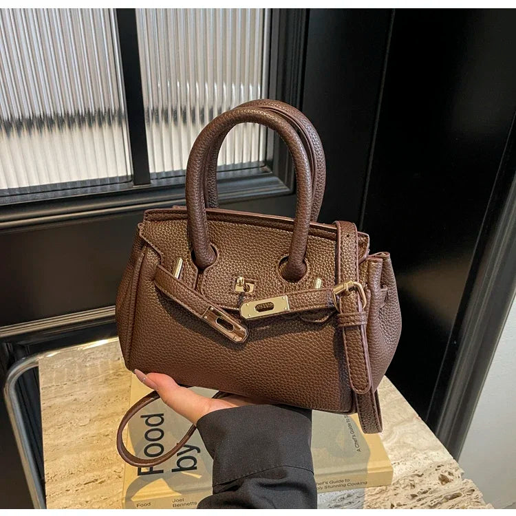 2025 New Women's Retro Platinum Messenger Bags